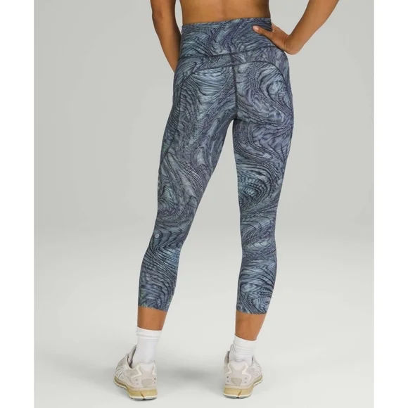 Lululemon Fast And Free High Rise Crop 23" Inseam In Dimensional Icing Size 6 - Picture 6 of 8